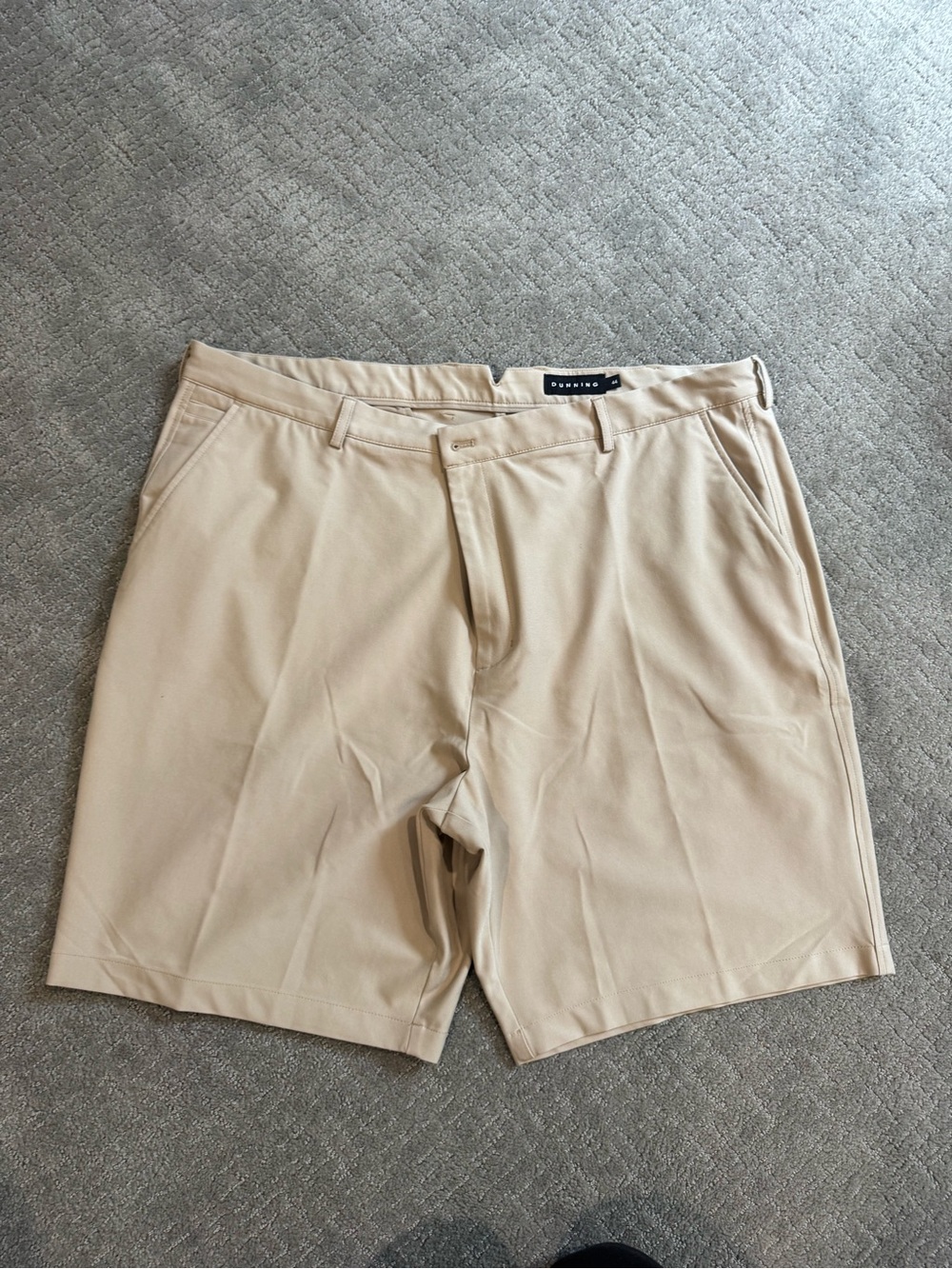 Dunning Men's Flat-Front Golf Shorts in Khaki